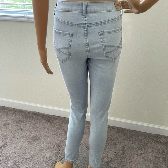 Aeropostale Distressed Jeans - Picture 7 of 11